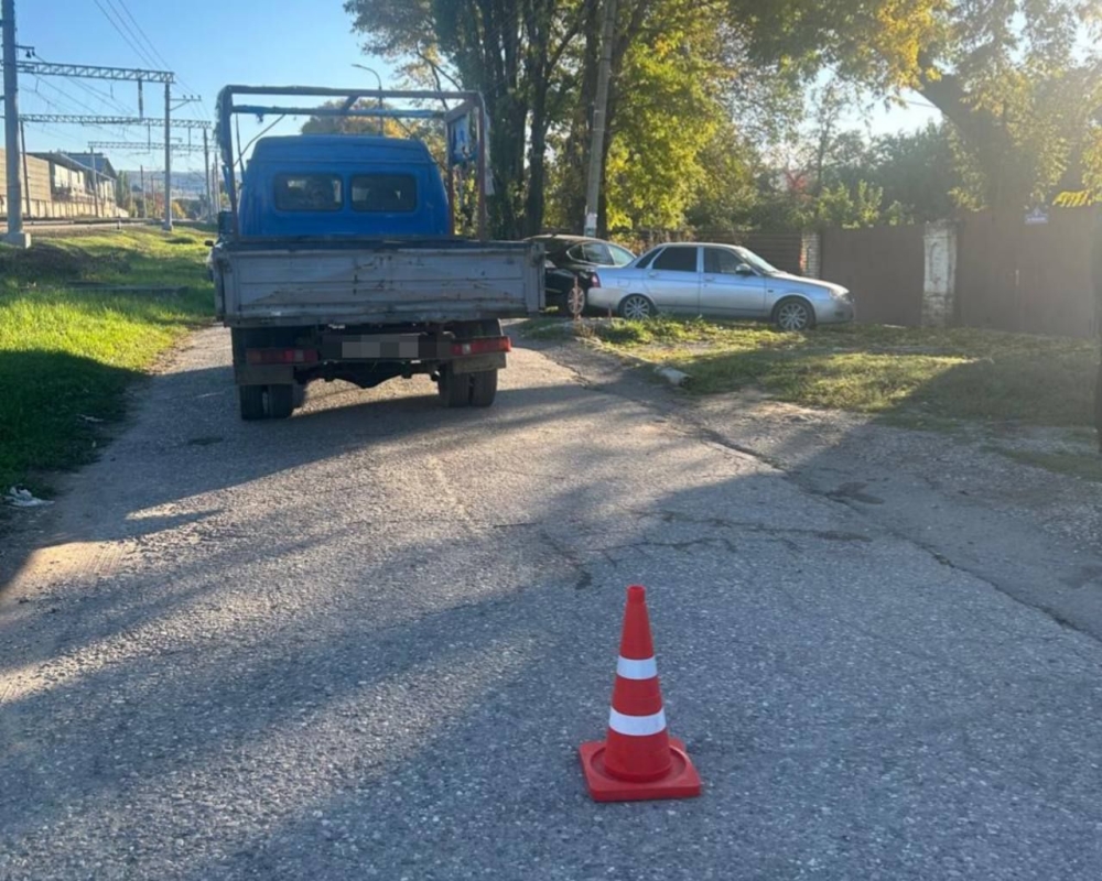 В Кисловодске 20-летний парень погиб, выпав из кузова &laquo;Газели&raquo;