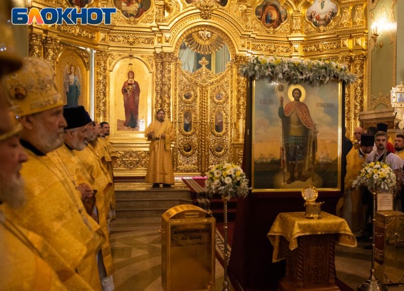В Ставрополь прибыл ковчег с частицами мощей святых