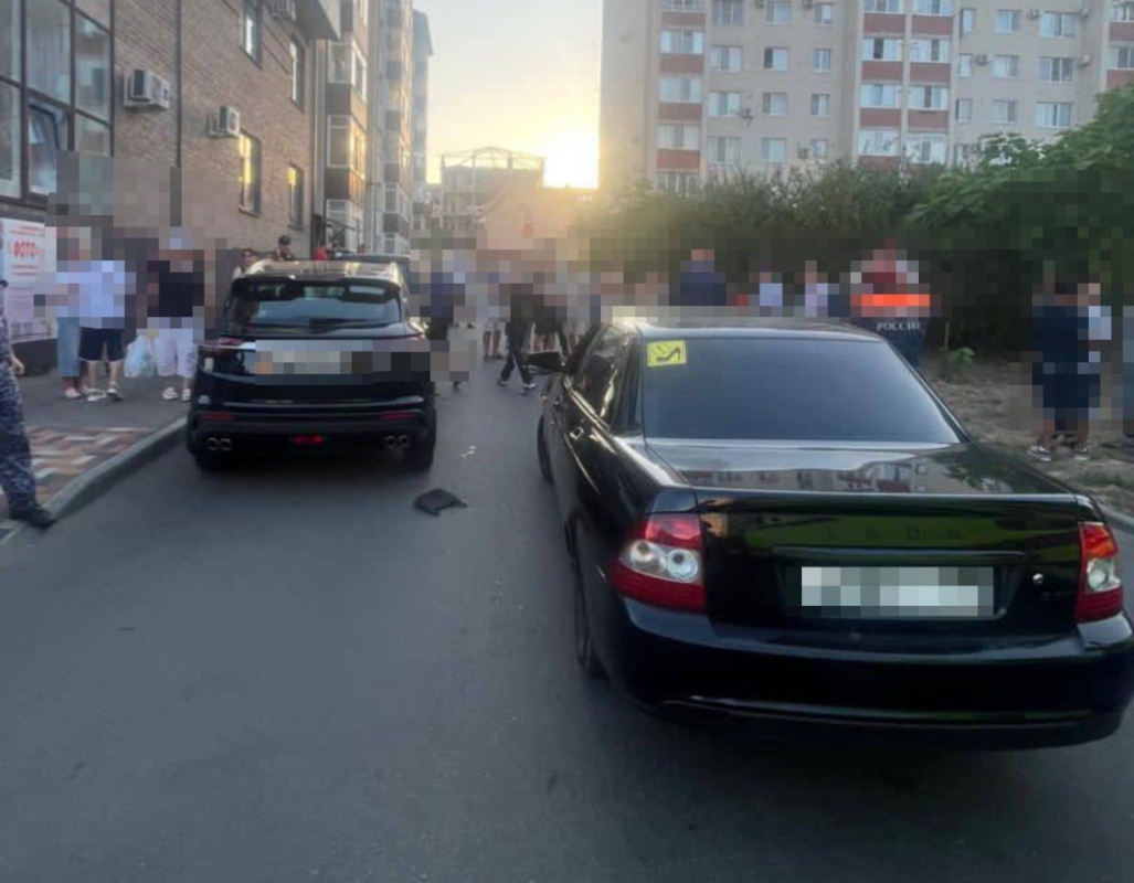 Lada Priora наехала на двух пенсионерок в Ставрополе Lada Priora наехала на двух пенсионерок в Ставрополе