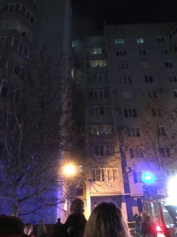 Из горящей многоэтажки на северо-западе Ставрополя эвакуировали 60 человек