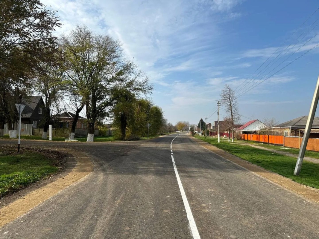 На Ставрополье станичную дорогу отремонтировали за 15 млн рублей