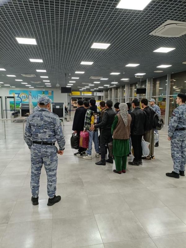 На Ставрополье депортировали десять иностранных граждан На Ставрополье депортировали десять иностранных граждан