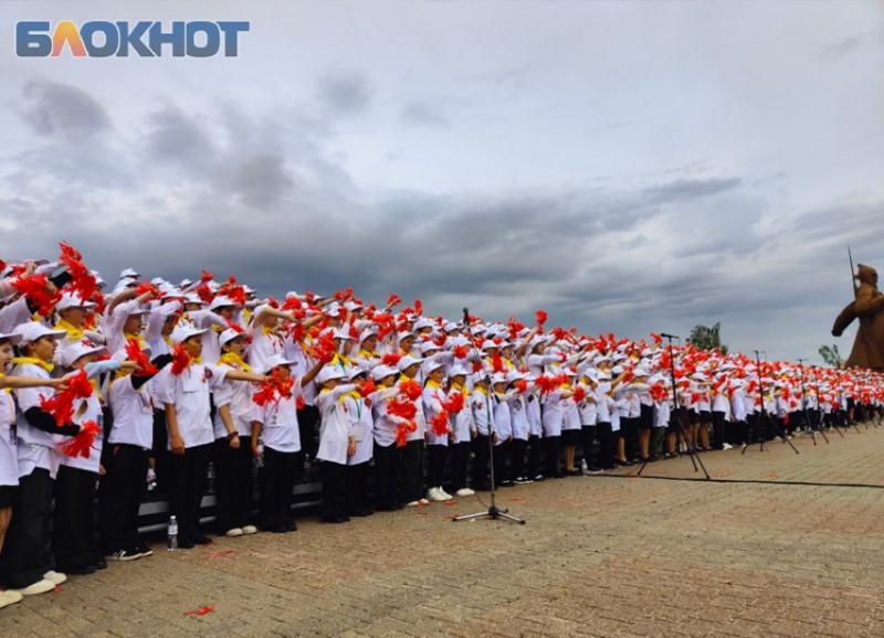 Одеть и накормить за 2,2 миллиона планируют власти участников тысячного хора в День Ставропольского края
