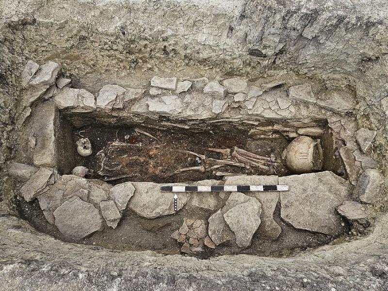 Скелеты, утварь и украшения нашли при раскопках на Ставрополье