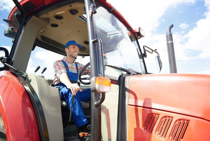 На Ставрополье с работодателя взыскали более 130 тыс. рублей долга по зарплате трактористу На Ставрополье с работодателя взыскали более 130 тыс. рублей долга по зарплате трактористу