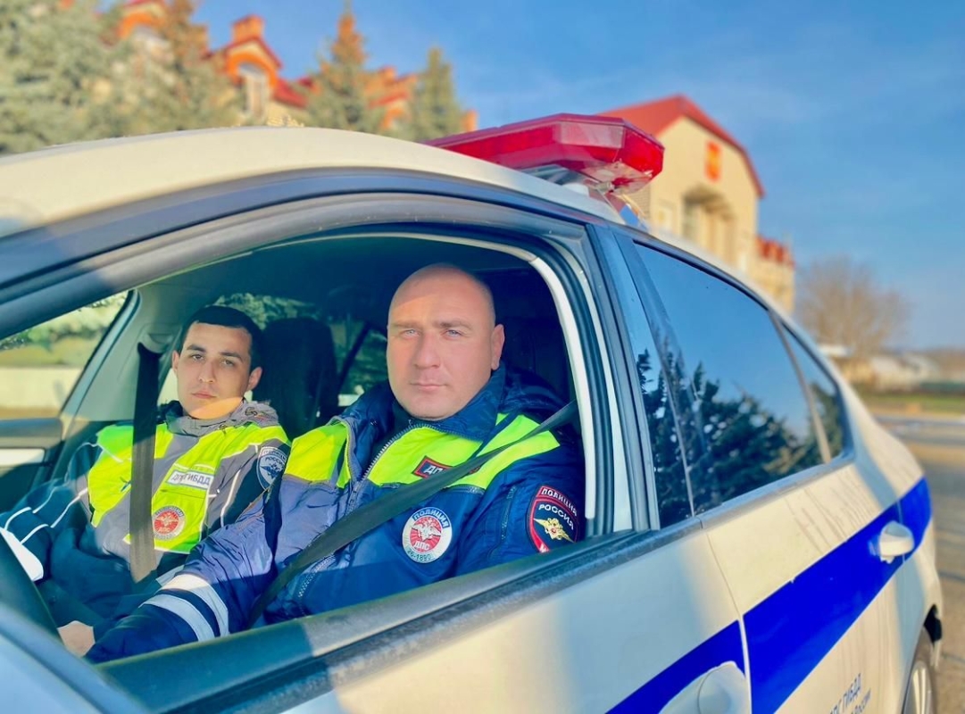 Автоинспекторы Ставрополя сопроводили в больницу ребенка-инвалида, нуждавшегося в срочной помощи Автоинспекторы Ставрополя сопроводили в больницу ребенка-инвалида, нуждавшегося в срочной помощи