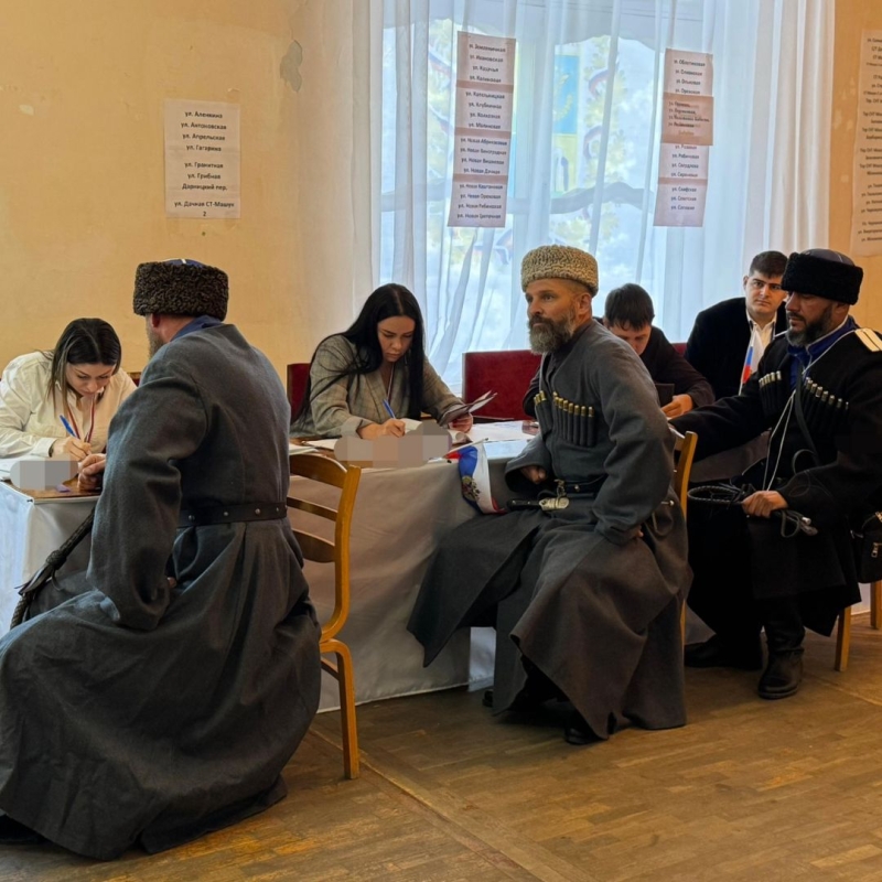 Казаки прибыли на выборы в Железноводске на лошадях