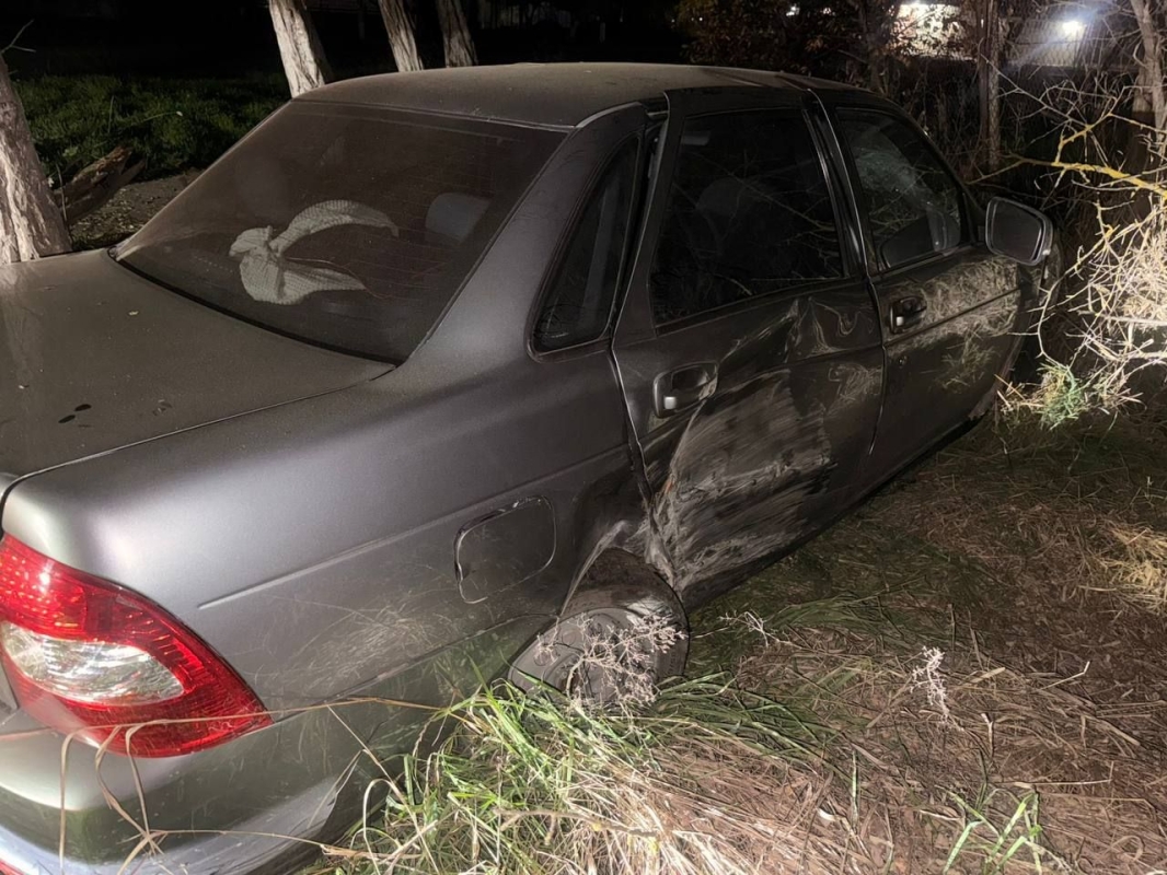 Несовершеннолетний водитель пострадал от столкновения с деревом на Ставрополье Несовершеннолетний водитель пострадал от столкновения с деревом на Ставрополье