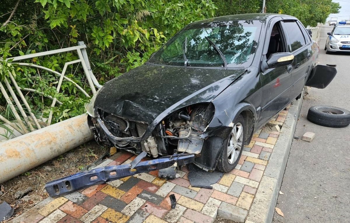 Водитель наехал на ребенка на тротуаре в Ставрополе