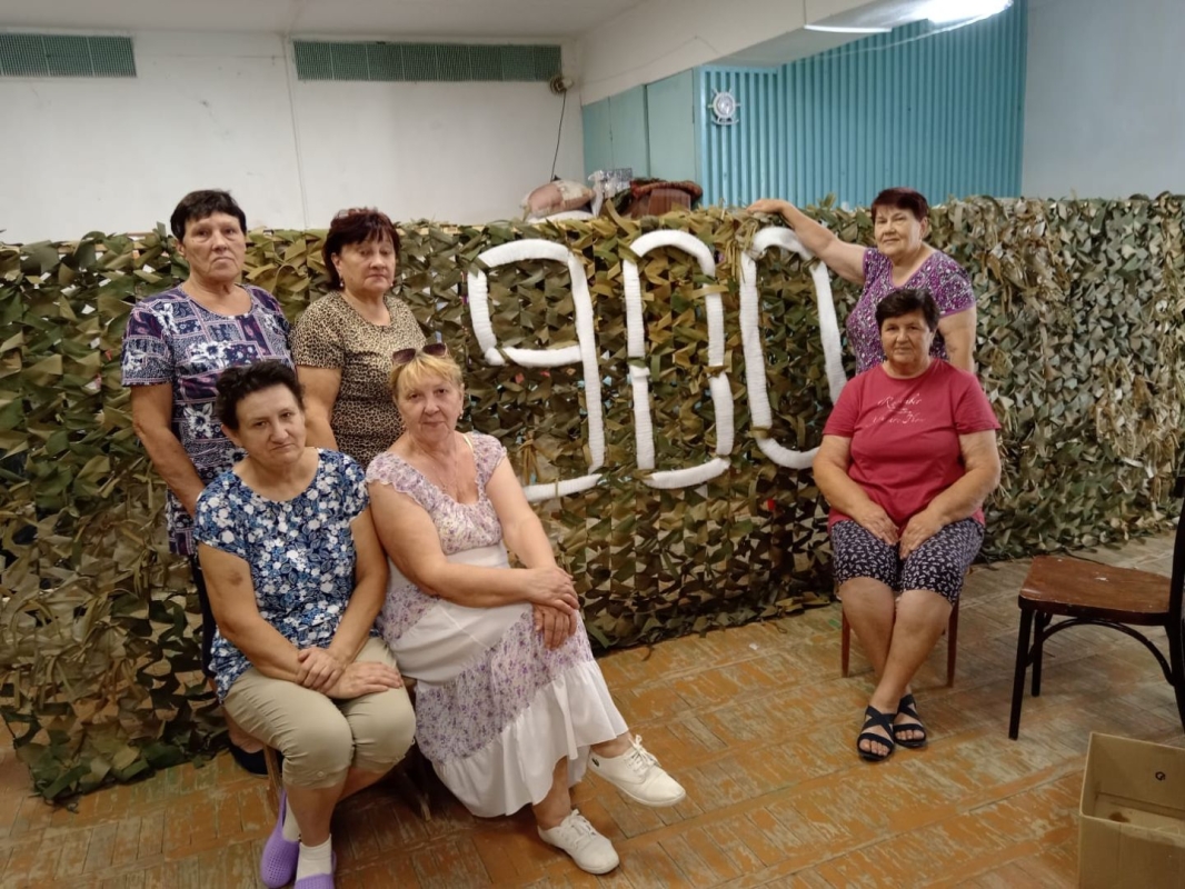 Волонтеры Ипатовского округа изготовили 900 маскировочных сетей