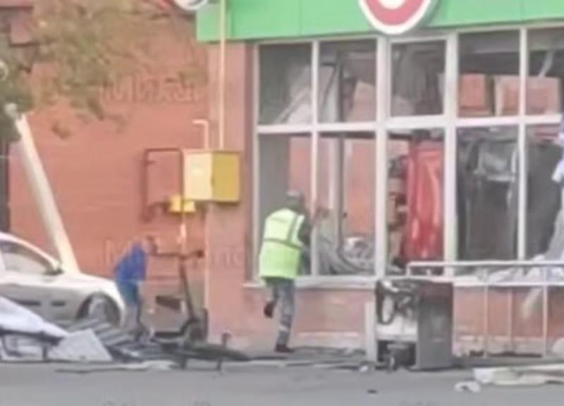 Полиция выставила патрули рядом с магазином в Михайловске после налета мародеров