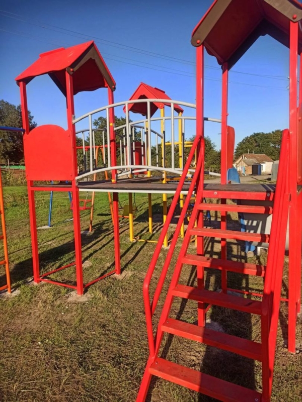 Новую детскую площадку установили в Кировском округе