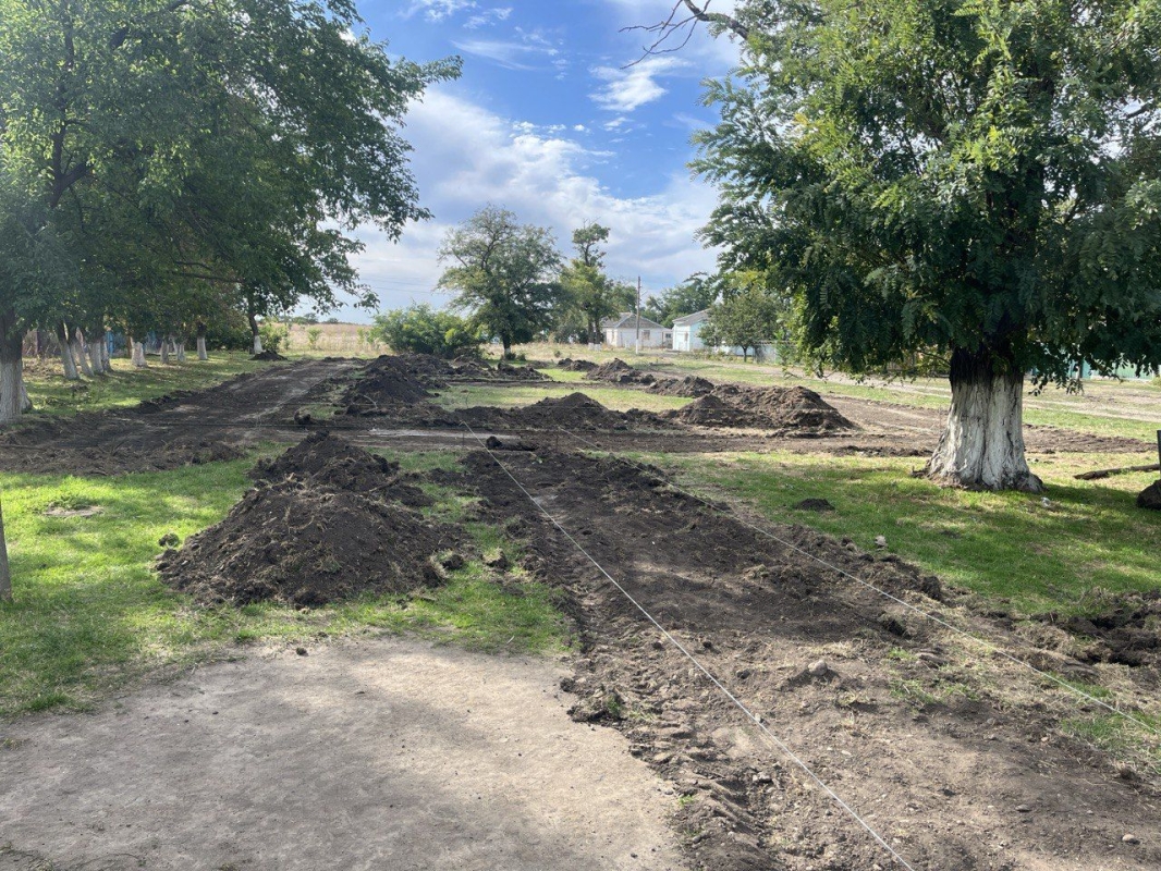 Еще одну детскую площадку строят в Новоалександровском округе